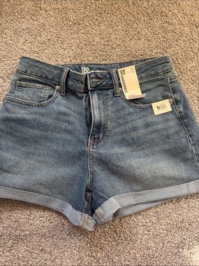 No boundaries high rise short size 8